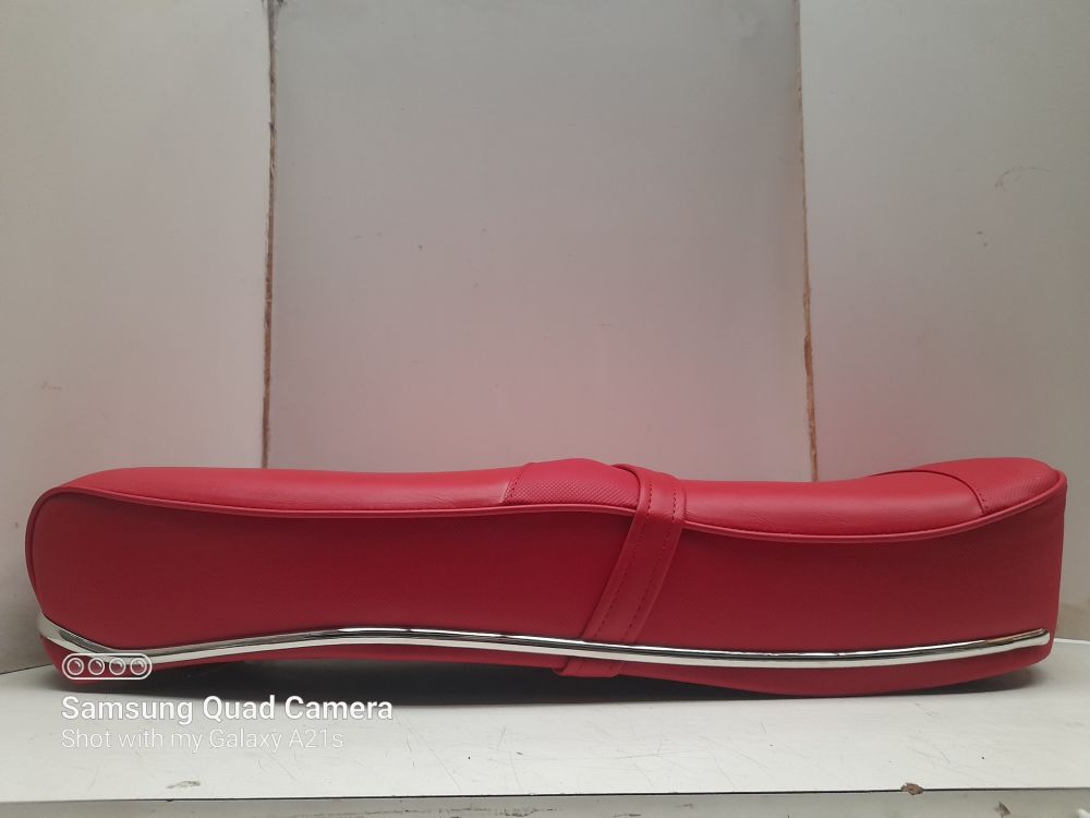 Pegasus style seat in stunning RED - Image 2