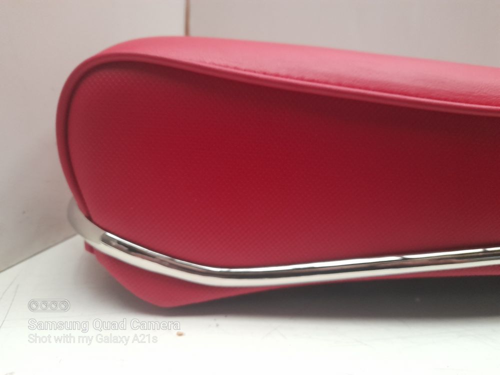 Pegasus style seat in stunning RED - Image 3